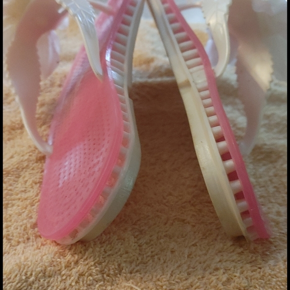 KATE SPADE FLIP FLOPS - Picture 3 of 3